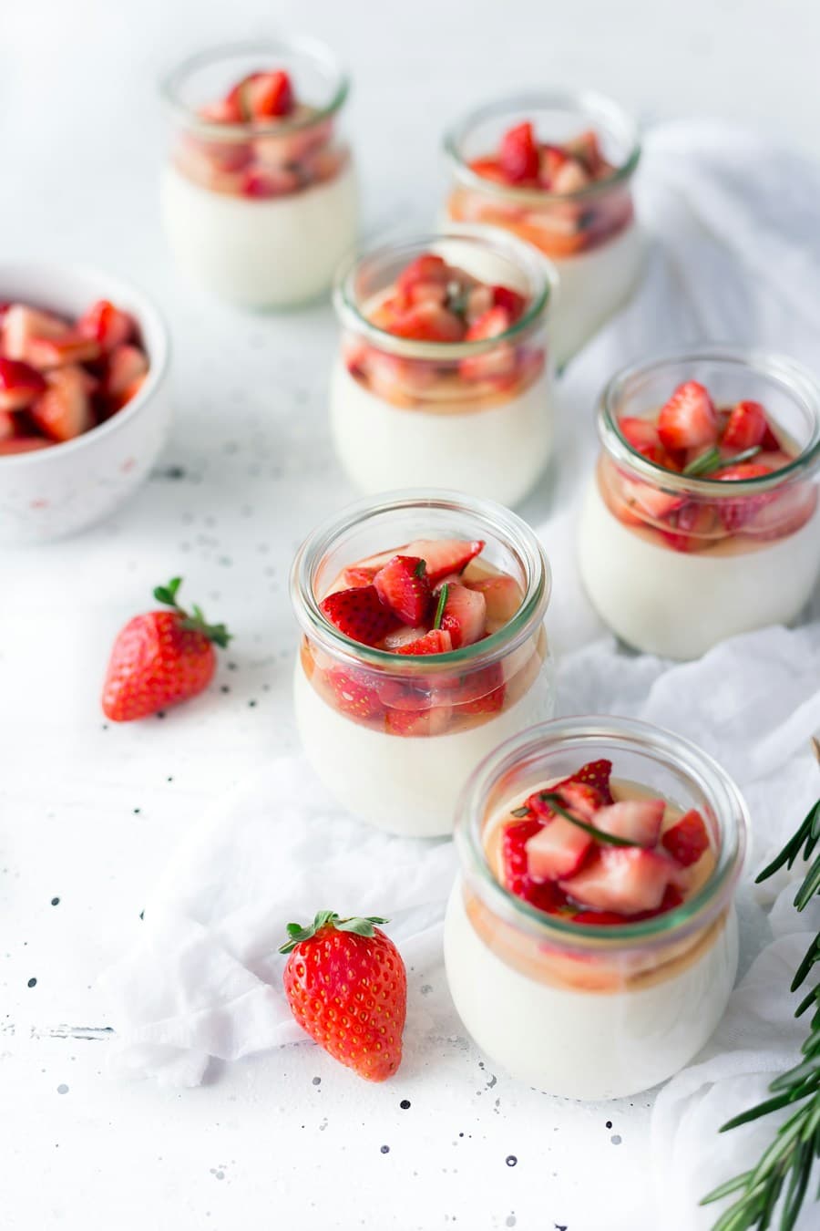 Berry Yoghurt Sundae
